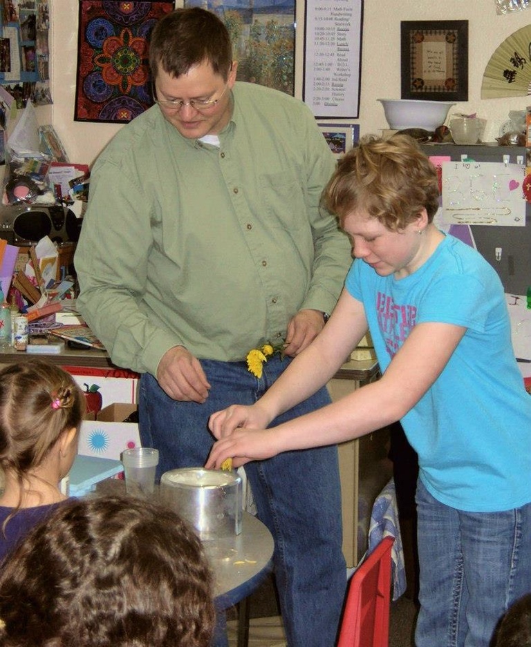 An experiment demonstrated during an outreach event 
